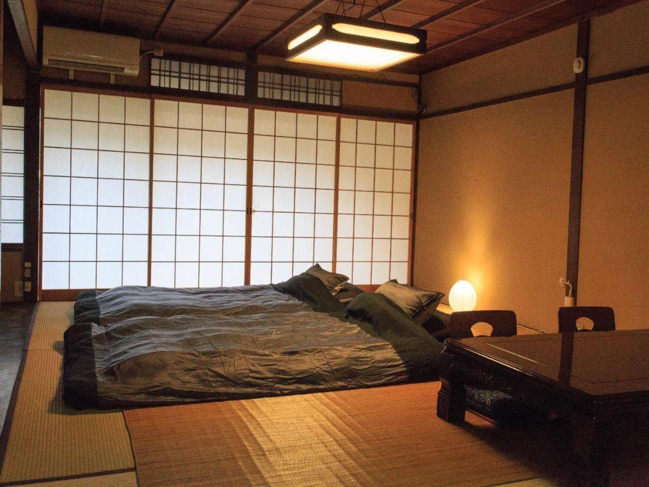 京都二条城近く京町屋120年の歴史に泊まる Экстерьер фото